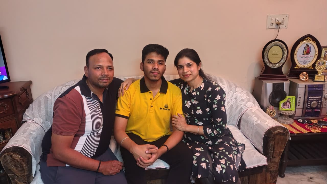 Read more about the article Aarush Singhal AIR 8 JEE Main 2026 | Chandigarh Topper